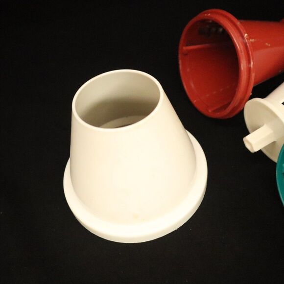 Salad Shooter Parts (11) No motor but the parts are in great shape. - Picture 2 of 16